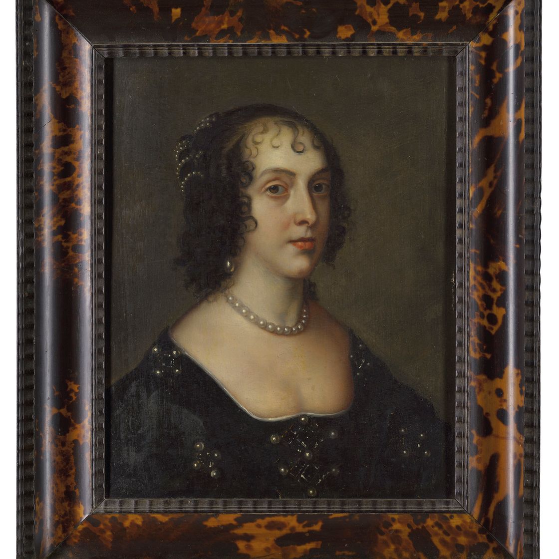 Anthony van Dyck — Портрет Генриетты Марии, длиной до груди, в черном платье с жемчугом
