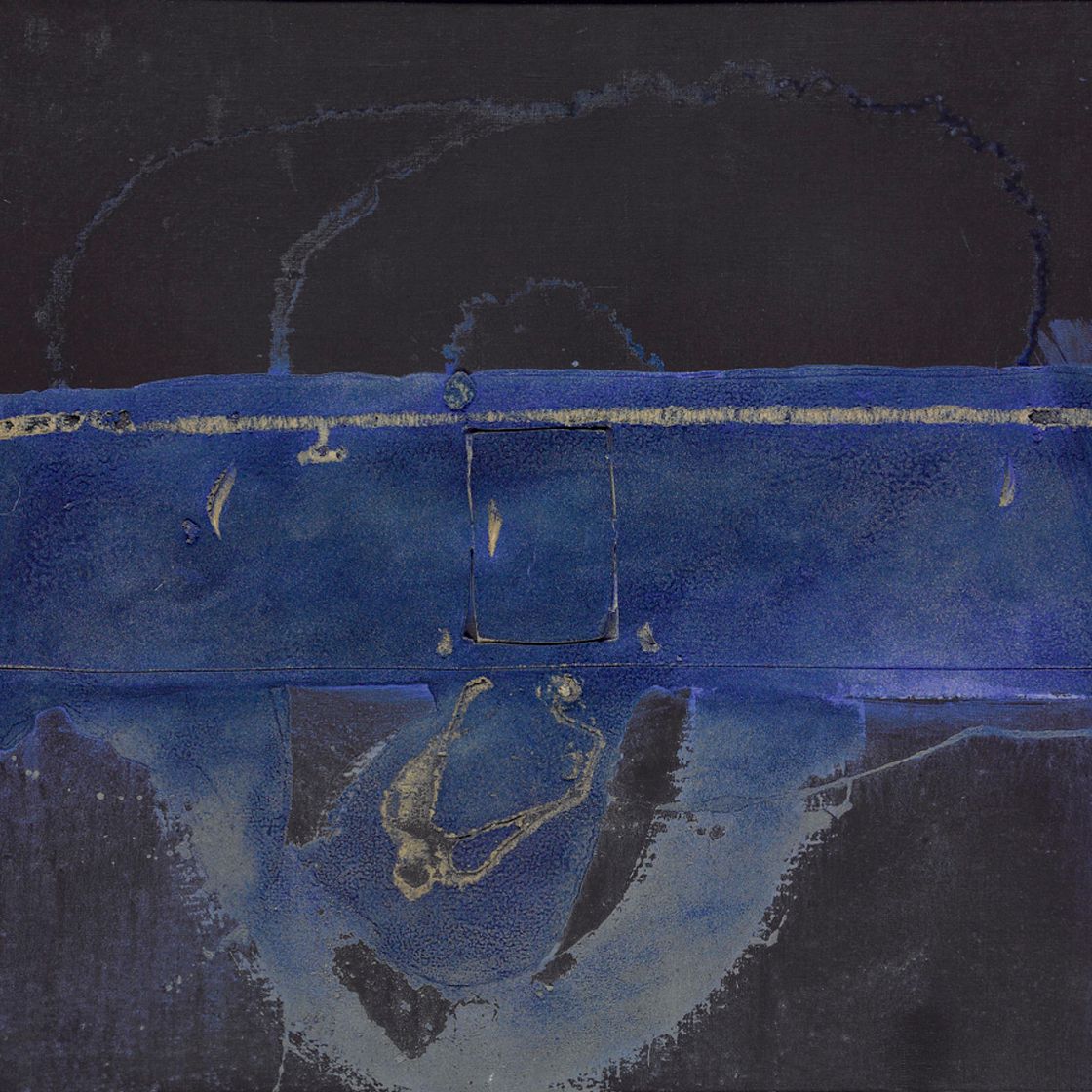 Antoni Tàpies — Черный с голубыми прожилками (Negre amb regalims blaus)