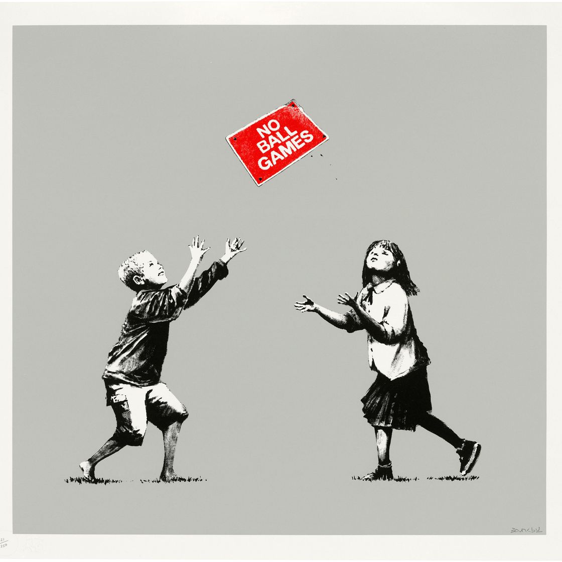 Banksy — Никаких игр с мячом (серый)