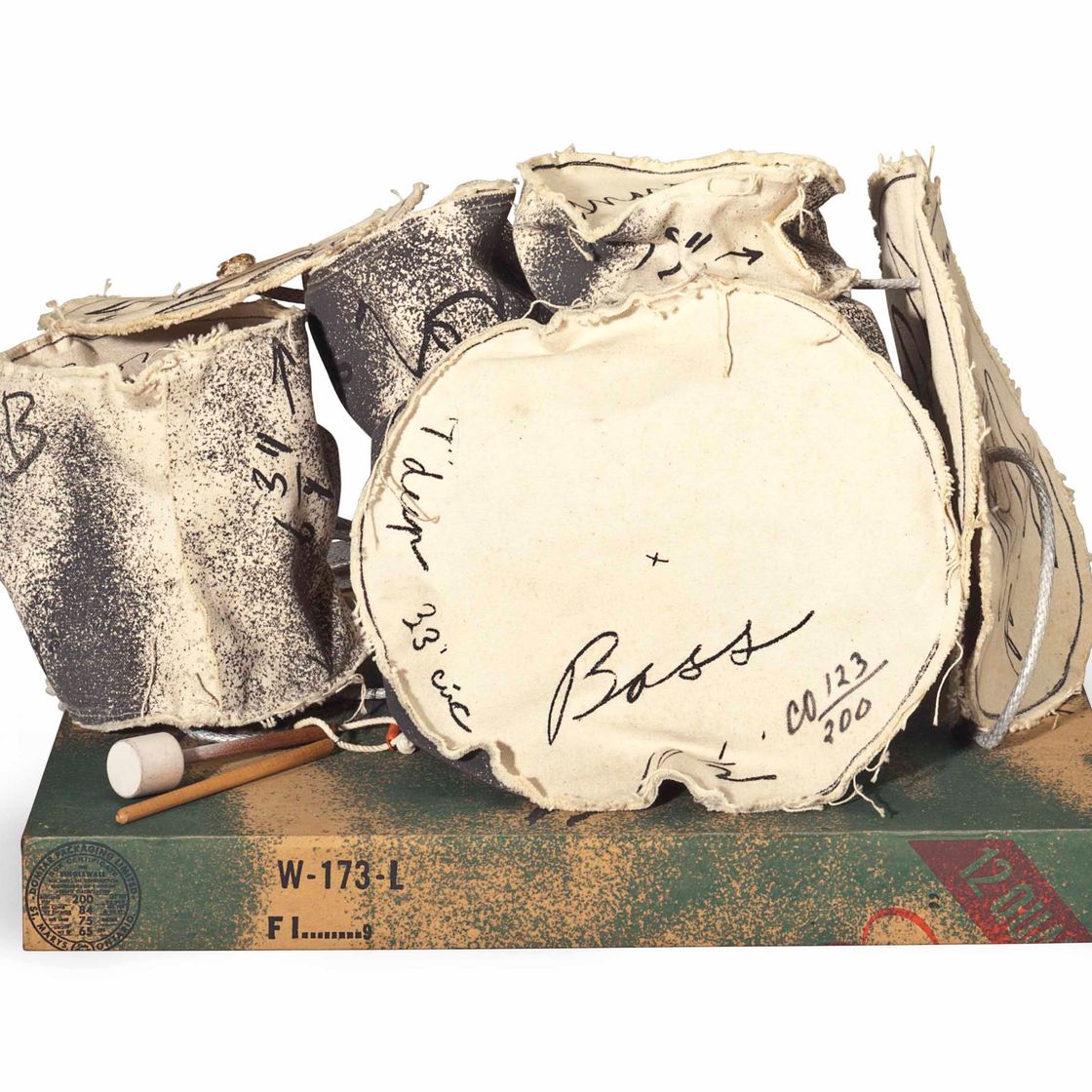 Claes Oldenburg — Миниатюрная мягкая ударная установка