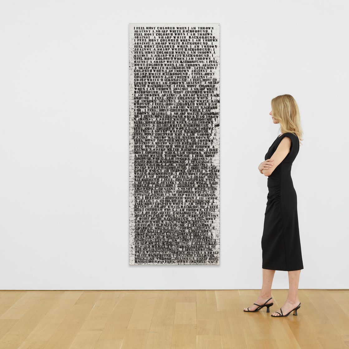 Glenn Ligon — Без названия (Я чувствую себя Наиболее Раскрашенным, Когда Оказываюсь на Ярко-Белом фоне), изображение 3