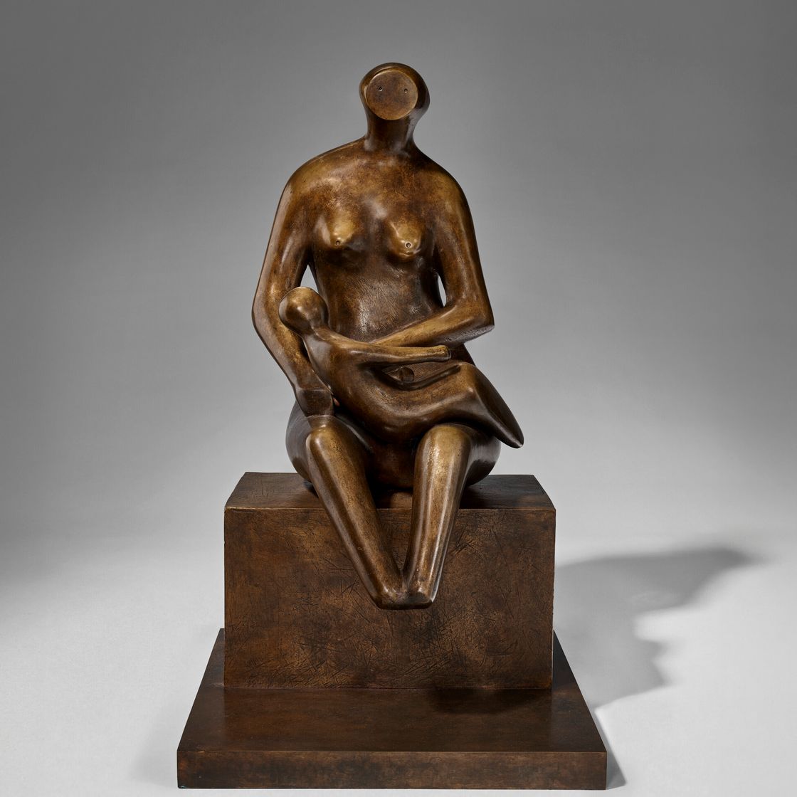 Henry Moore — Мать с ребенком на коленях, изображение 1