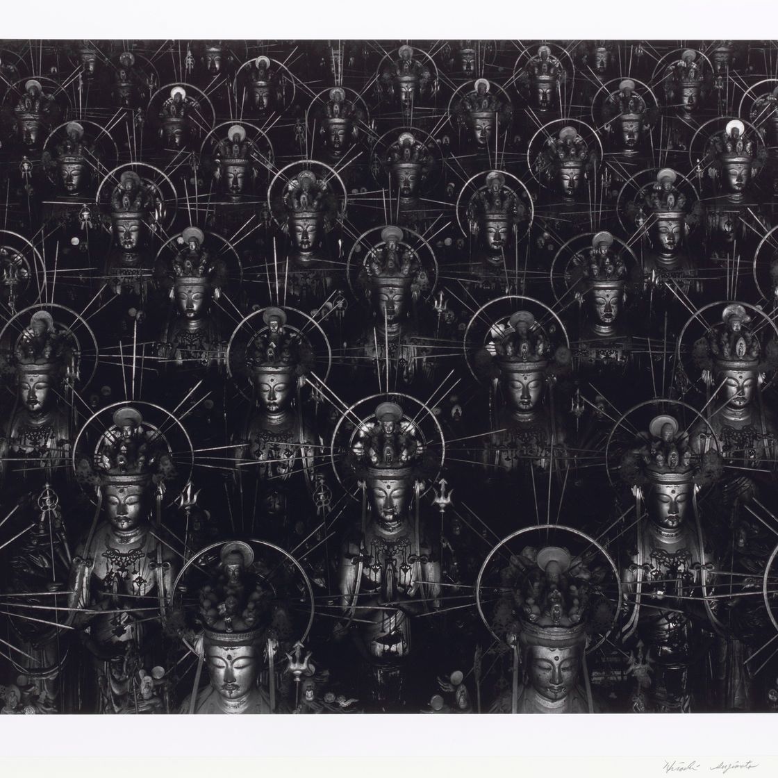Hiroshi Sugimoto — Зал из тридцати трех отсеков