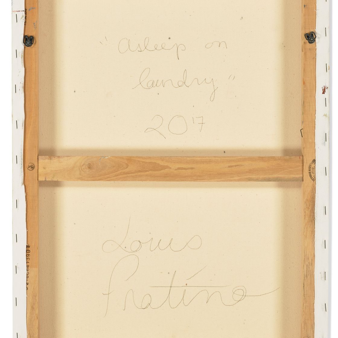 Louis Fratino — Спит на белье для стирки, изображение 2
