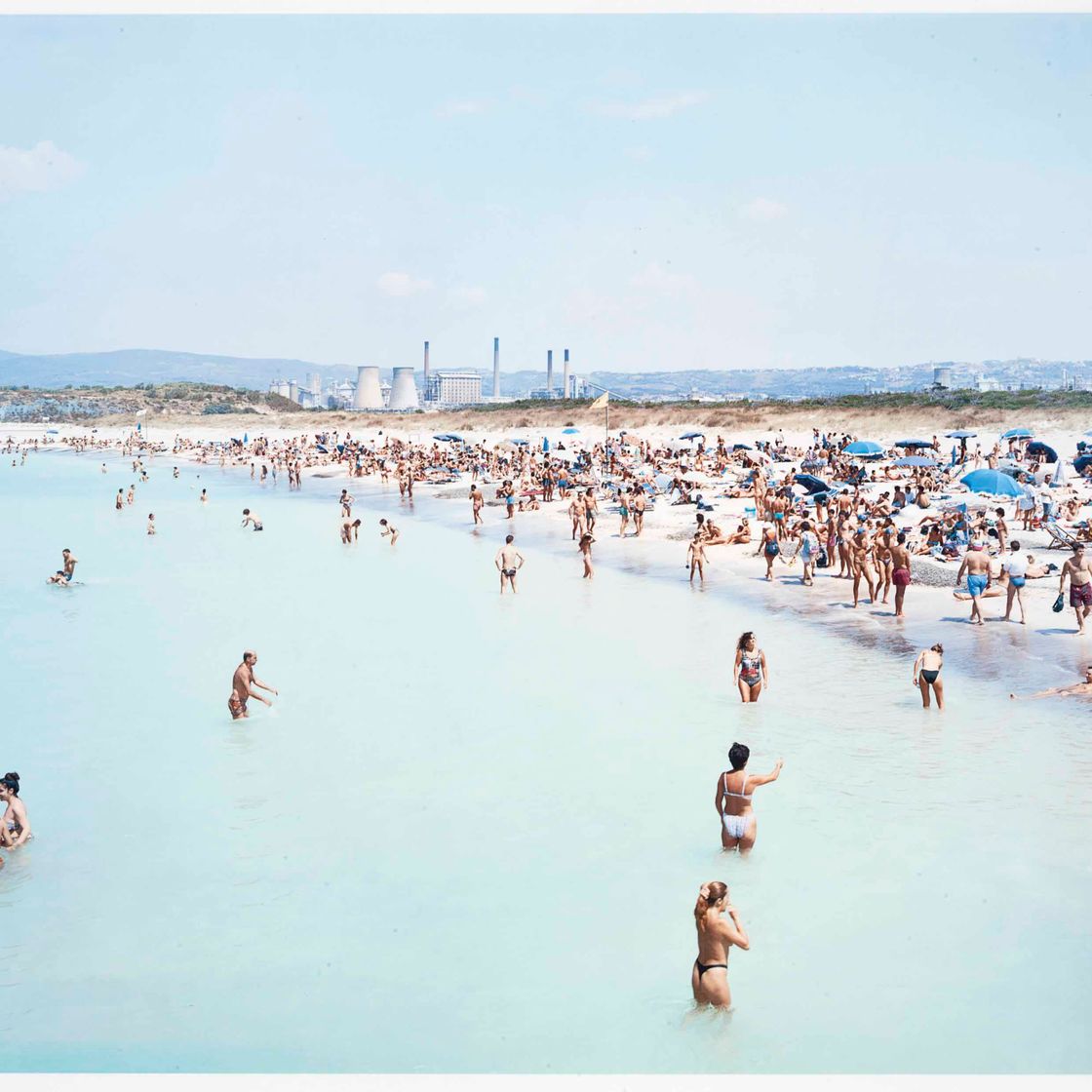 Massimo Vitali — Розиньяно, 3 женщины, с пейзажа с фигурами