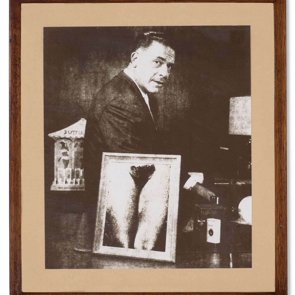 Wallace Berman — Без названия (Темная фигура); Без названия (Бизнесмен за рабочим столом); Без названия (Государственный долг); Без названия (Наглядная инструкция) [Четыре работы], изображение 3