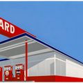 Ed Ruscha — Стандартная станция, Десятицентовый Вестерн Разрывается пополам, изображение 1