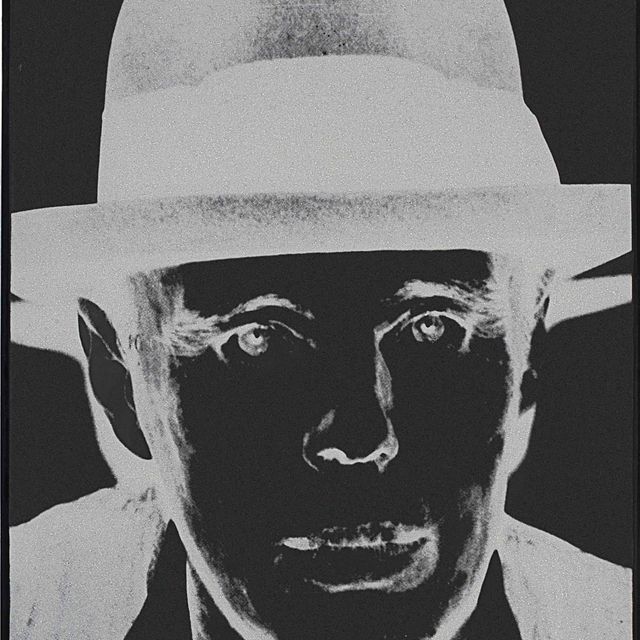 Andy Warhol — Йозеф Бойс: одна тарелка