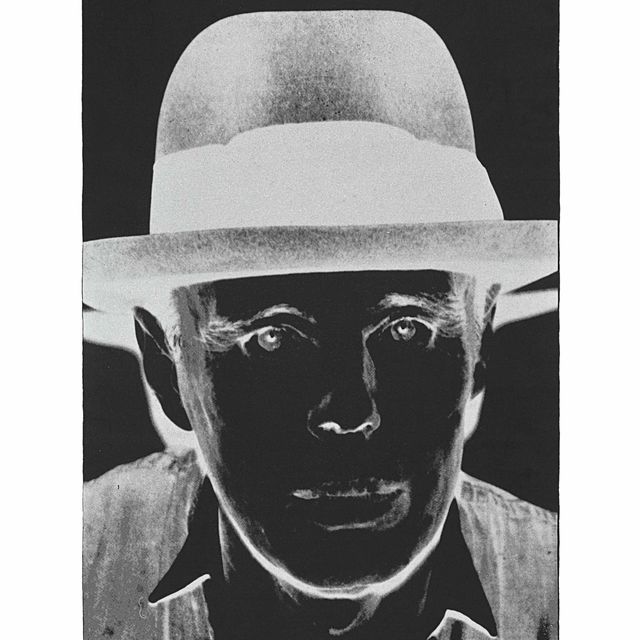 Andy Warhol — Йозеф Бойс: одна тарелка