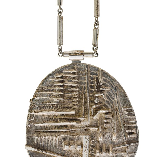 Arnaldo Pomodoro — Ожерелье