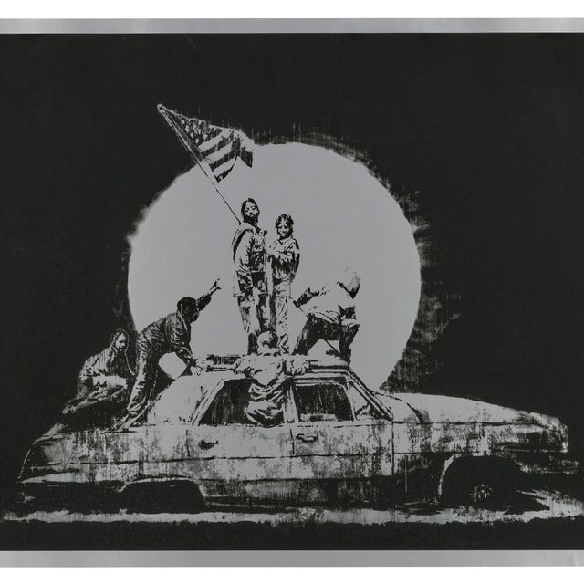 Banksy — Флаг (серебристый)