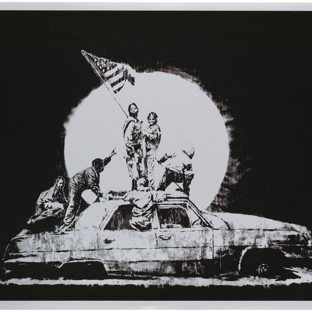 Banksy — Флаг (серебристый)