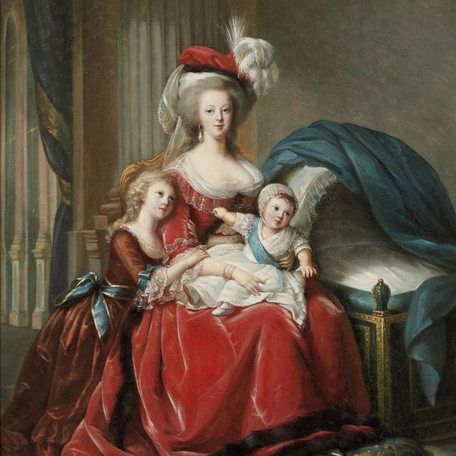 Elisabeth Louise Vigée Le Brun — Портрет Марии-Антуанетты, королевы Франции (1755-1793), в полный рост, сидящей со своими детьми Марией-Терезой (1778-1851) и Луи-Шарлем, впоследствии титулованным королем Людовиком XVII (1785-1795), в интерьере