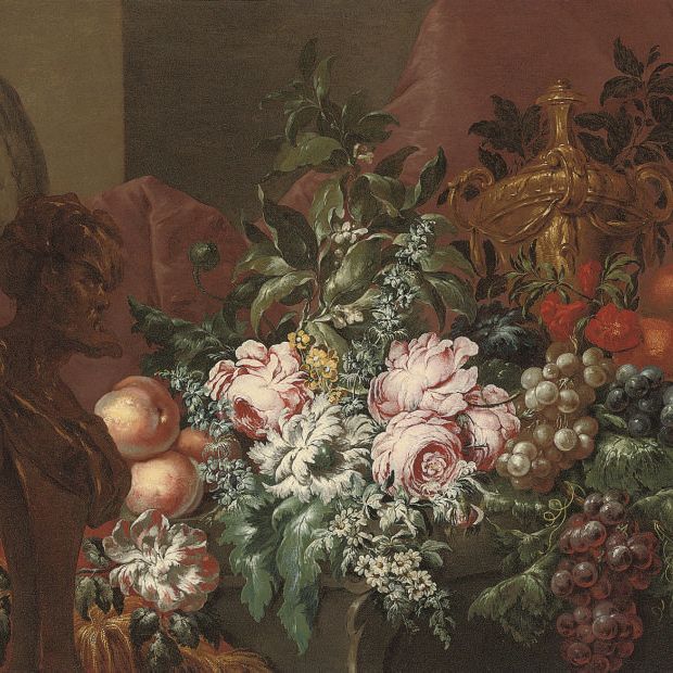 French School — Персики, виноград на лозе, розы, лимоны, апельсины, амариллисы, скульптурная урна, бюст и драпировка на каменном выступе