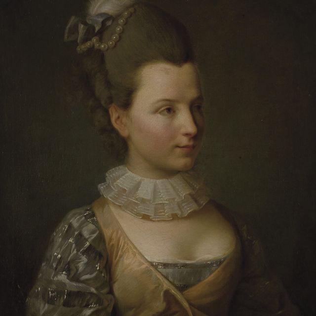 French School — Портрет французской актрисы Луизы Конта (1760-1813), в полный рост, в сине-желтом платье, с белыми оборками и украшенным перьями головным убором