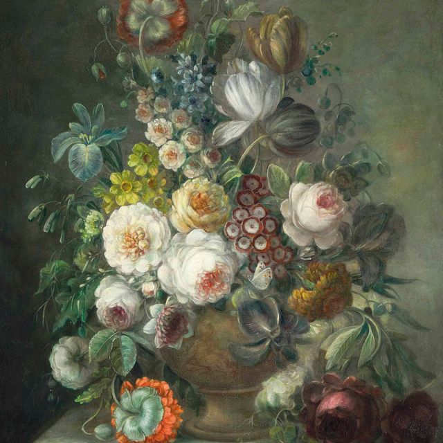 Gérard — Капустные розы, тюльпаны, нарциссы, аурикула, живокость и другие цветы в скульптурной вазе на каменном выступе