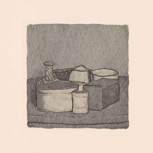Giorgio Morandi — Природа смерти в четырех оггетти и трех боттильях (т. 117; с. 135)