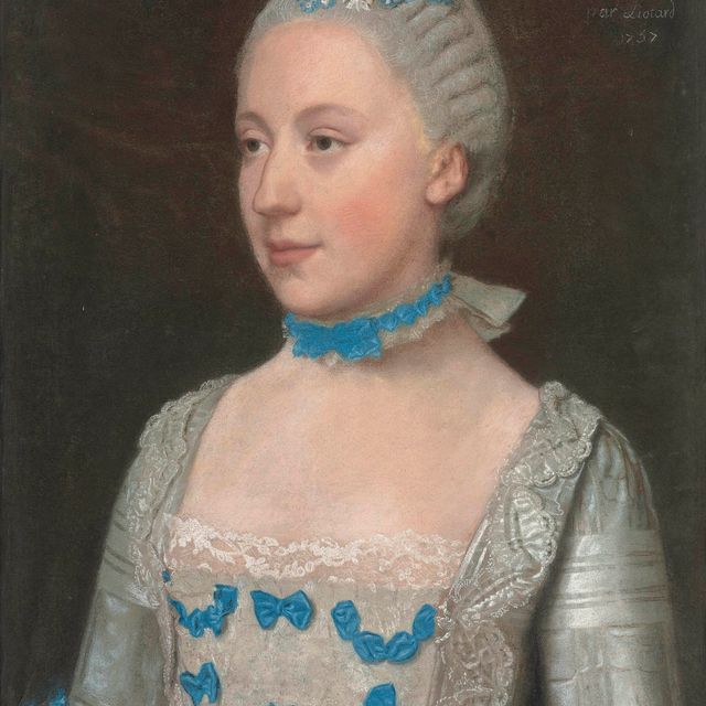Jean Etienne Liotard — Портрет мадам Сен-Поль, в полный рост, в светло-голубом платье, отделанном голубыми шелковыми бантами и белым кружевом