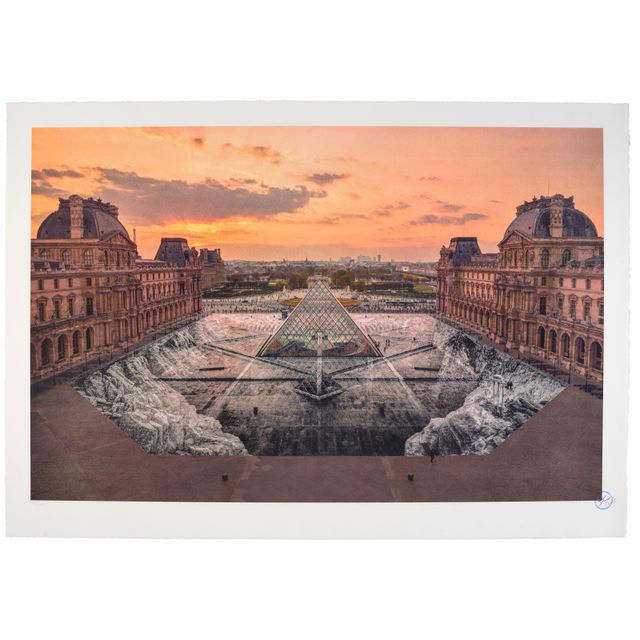 JR — Лувр, 30 марта 2019, 6:50 © Pyramide, архитектор И. М. Пей, Музей Лувра, Париж, Франция, 2019