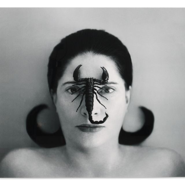 Marina Abramović — Портрет со Скорпионом