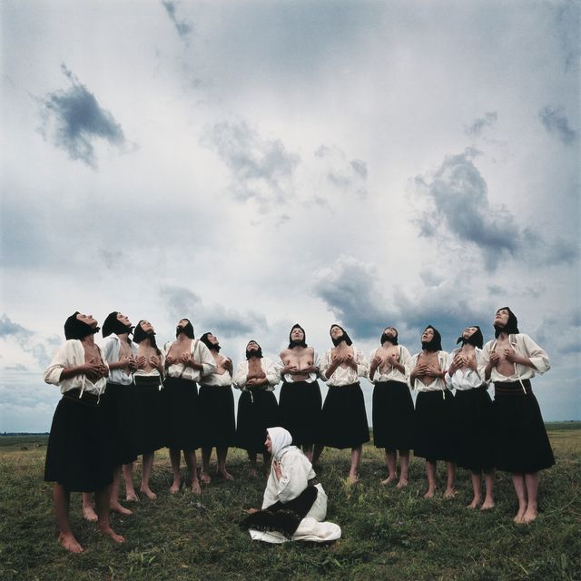 Marina Abramović — Балканский эротический эпос: Женщины массируют грудь