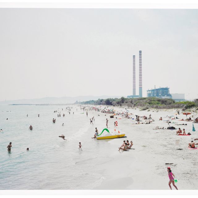 Massimo Vitali — Прыжок Пьомбино, из коллекции пейзажей и рисунков