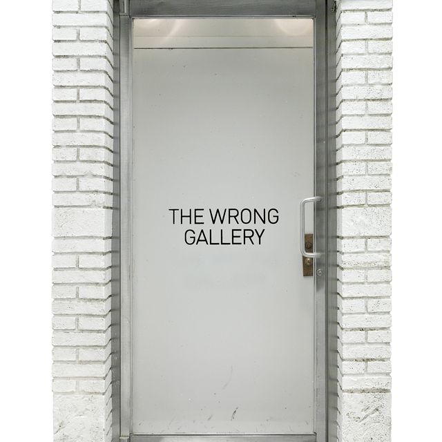 Maurizio Cattelan — Неправильная галерея в масштабе 1:6