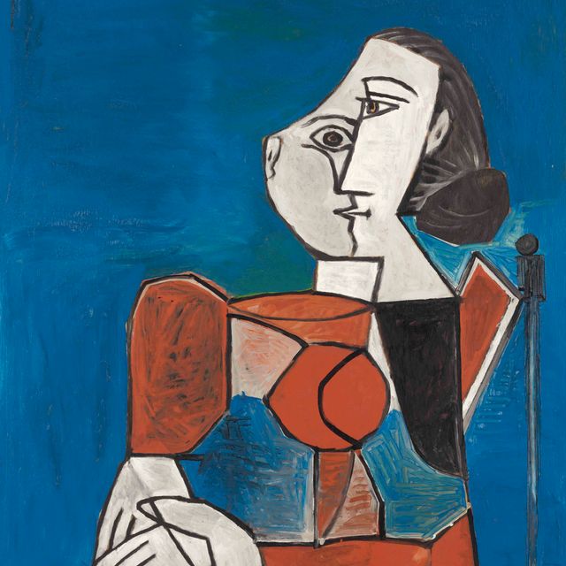 Pablo Picasso — Женская фигура в костюме с румянцем на голубом фоне