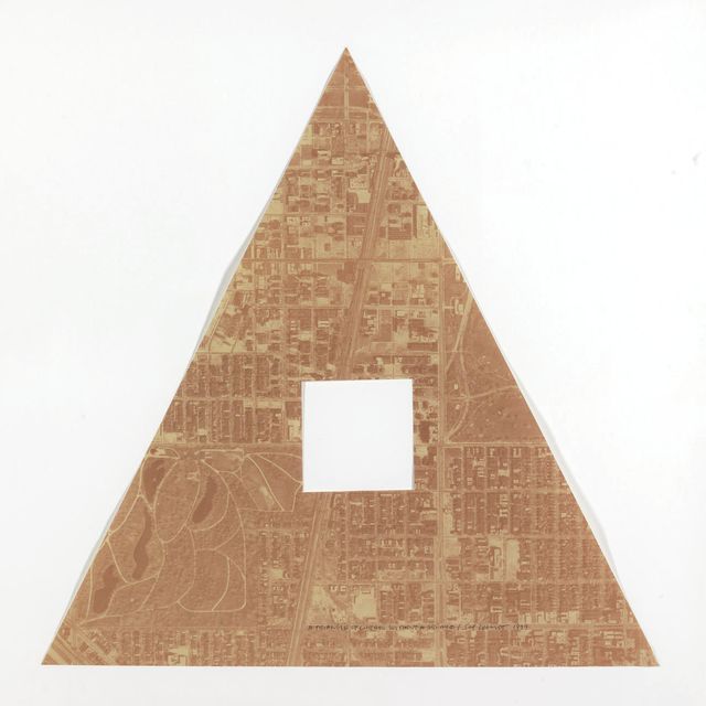 Sol LeWitt — Чикагский треугольник без квадрата